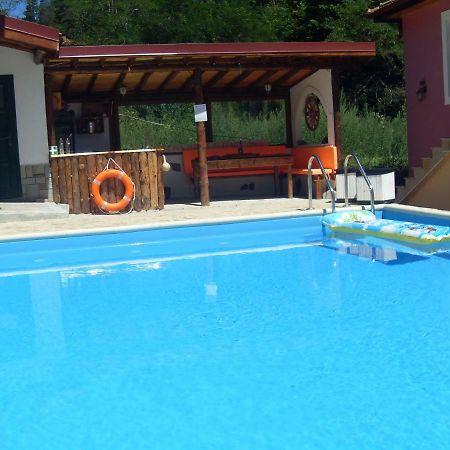 The Pink House Hotel Polkovnik Serafimovo Bagian luar foto